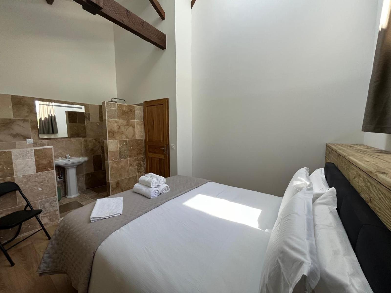 Hotel Fantastic Petit Beauval Saint-Sulpice-et-Cameyrac Esterno foto