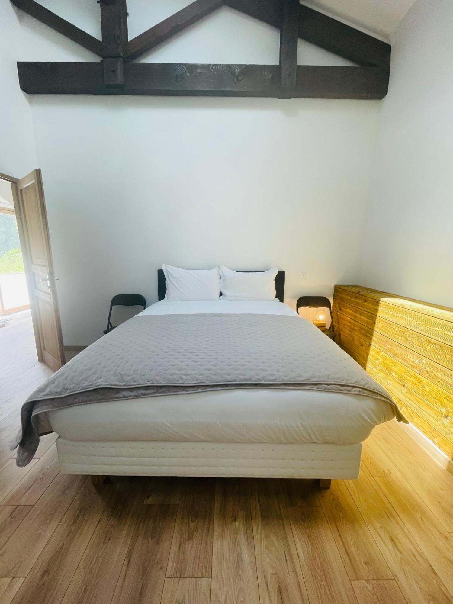 Hotel Fantastic Petit Beauval Saint-Sulpice-et-Cameyrac Esterno foto